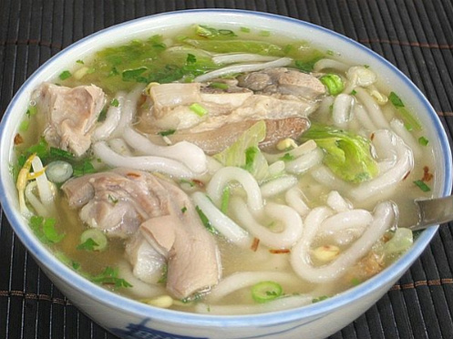 B&aacute;nh canh ch&acirc;n gi&ograve;